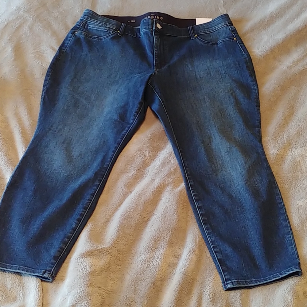Size 18S White House Black Market Legging Jeans